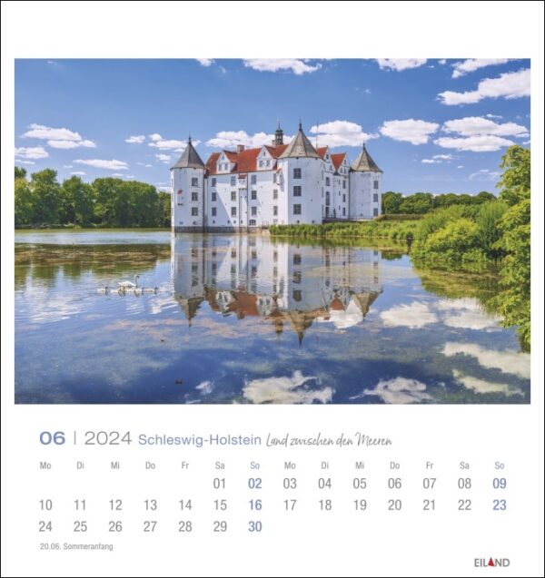 Ein Schleswig-Holstein - PostkartenKalender 2024 mit einem Kalender mit einem Schloss im Hintergrund.
