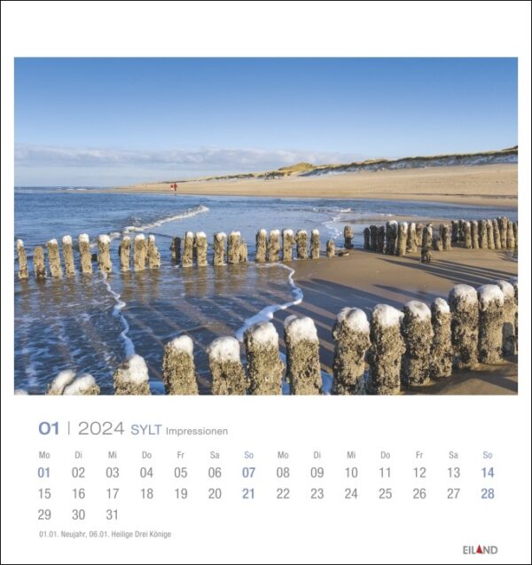 Ein Sylt Impressionen - PostkartenKalender 2024 mit einem Bild von Sylt Impressionen Strand und Sand.