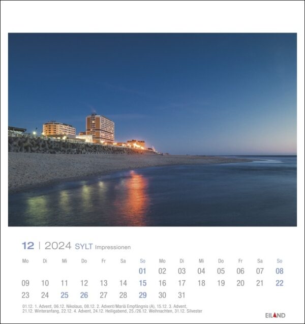 Ein Sylt Impressionen - PostkartenKalender 2024, der den Strand bei Nacht im Jahr 2024 zeigt.
