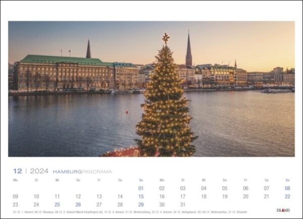 Ein Kalender mit einem Hamburg-Panorama 2024 inmitten eines Weihnachtsbaums.