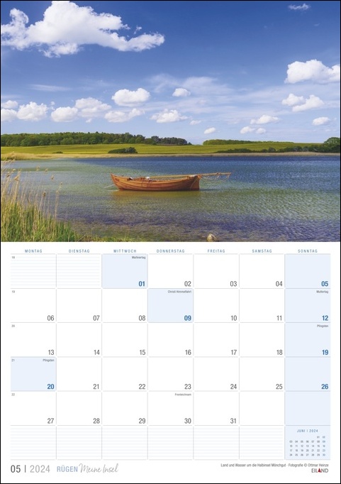 Ein Kalender mit einem Boot, das 2024 in der Nähe der Rügen …meine Insel segelt.