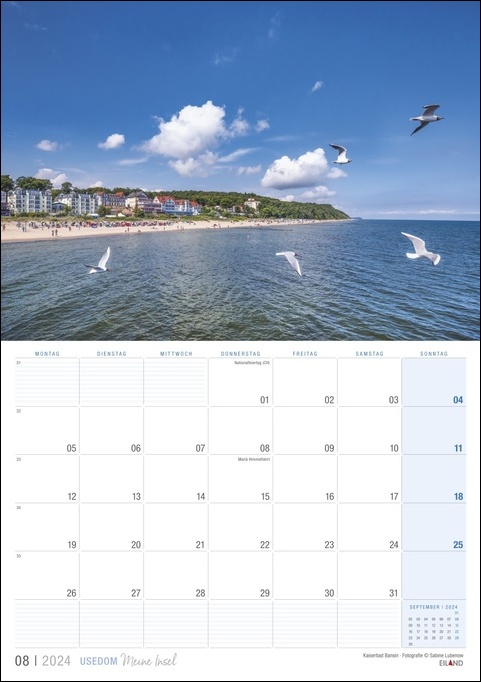 Ein Kalender mit Möwen, die über den Strand der Insel Usedom in Usedom …meine Insel 2024 fliegen.
