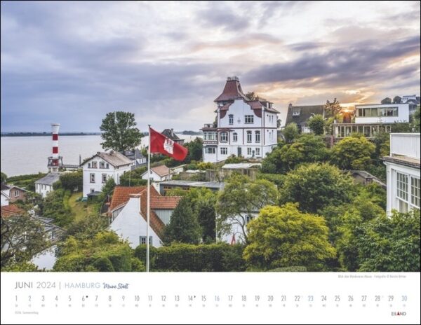 Ein Kalender „Hamburg – Meine Stadt 2024“ mit Stadtansicht und kanadischer Flagge, abgebildet auf die Stadt Hamburg.