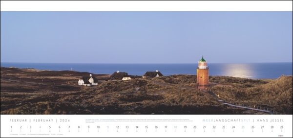 Ein Kalender mit einem atemberaubenden Leuchtturm vor der malerischen Meerlandschaft SYLT 2024. Die ruhige Schönheit der Meerlandschaft SYLT 2024 bildet den perfekten Hintergrund, um den Überblick über Ihre wichtigen Termine und Ereignisse zu behalten.