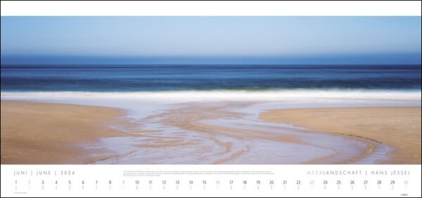 Ein Meerlandschaft-Kalender 2024 mit einem malerischen Strand und einer ozeanischen Meerlandschaft als Hintergrund für das Jahr 2024.