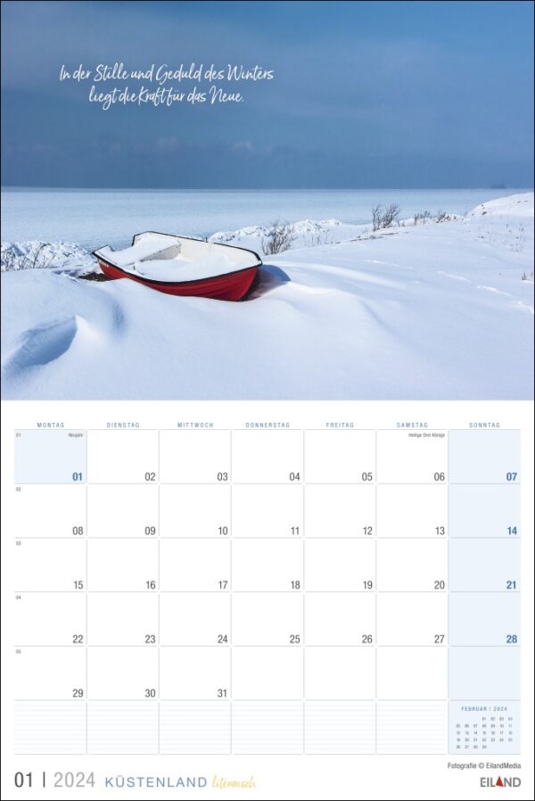 Ein literarischer Küstenland-Kalender 2024 mit einem roten Boot im Küstenland-Schnee.
