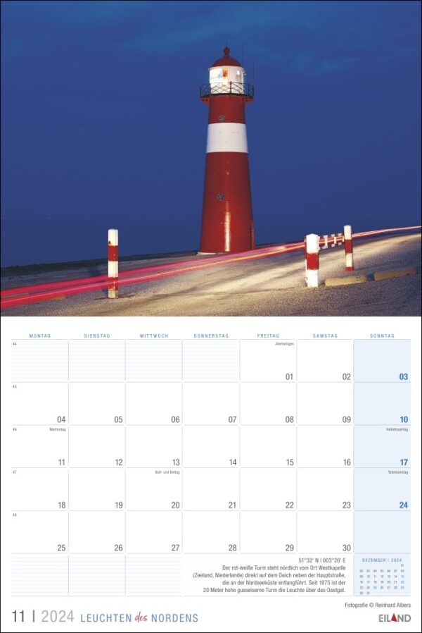 Ein Kalender mit dem ikonischen Leuchtturm Leuchten des Nordens 2024 vor atemberaubenden Küstenlandschaften. Machen Sie sich mit diesem fesselnden Bild bereit für das Jahr 2024.
