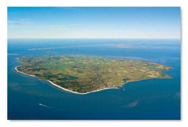Eine Luftaufnahme von Meine Insel - Föhr - Grüne Insel im Meer.
