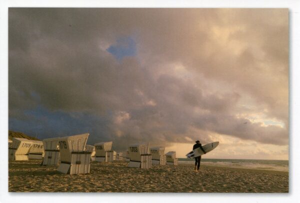 Ein Mann beim Surfen auf Sylt Impressionen - Surfes-Beach.
