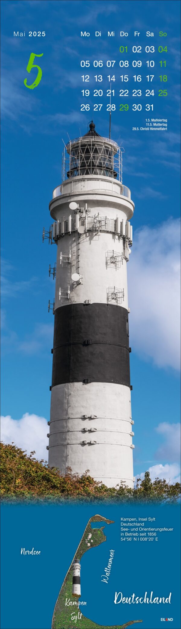 Ein LongEiland-Kalender 2025 mit einem großen weißen Leuchtturm mit einem schwarzen Band oben vor einem blauen Himmel mit flauschigen Wolken.