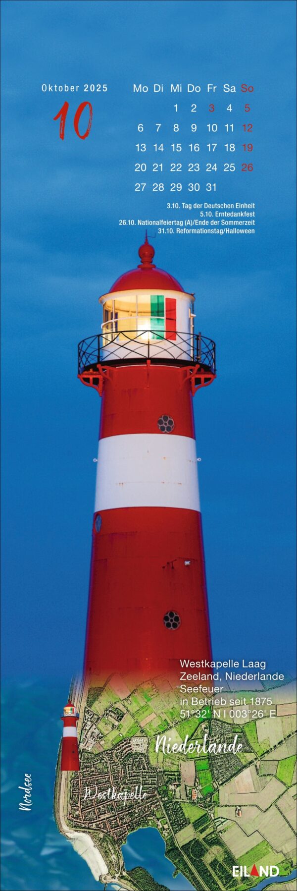 2025 LilleEiland - Kalender mit einem lebendigen Bild eines rot-weißen Leuchtturms auf LilleEiland vor einem klaren blauen Himmel. Unter dem Leuchtturm wird eine Karte in die Struktur eingeblendet.